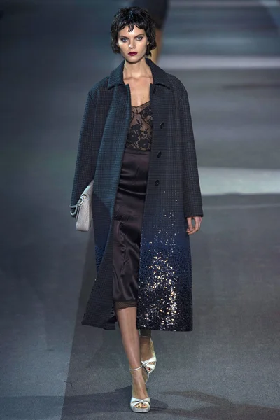 Look 30